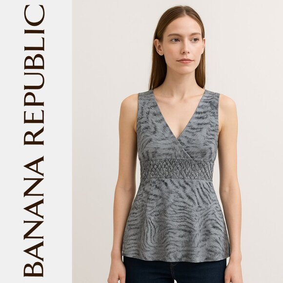 Banana Republic Blouse Top | Women's Size 6 | NWT Gray Print Empire Waist V-Neck - Picture 1 of 4